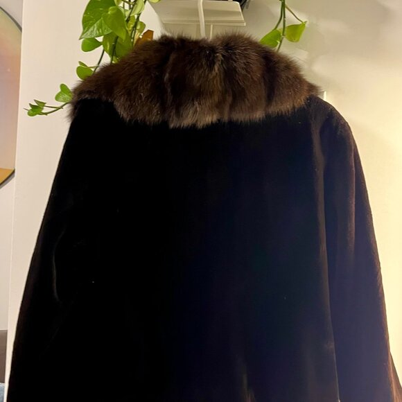 The fur salon at the fifth ave - Mink/Sable Short Jacket - Picture 2 of 6